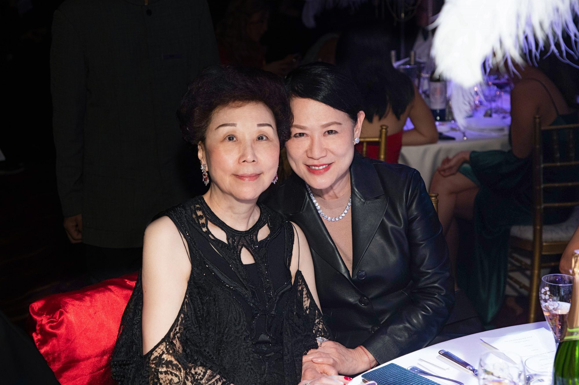 Mignonne Cheng, Linda Lau
