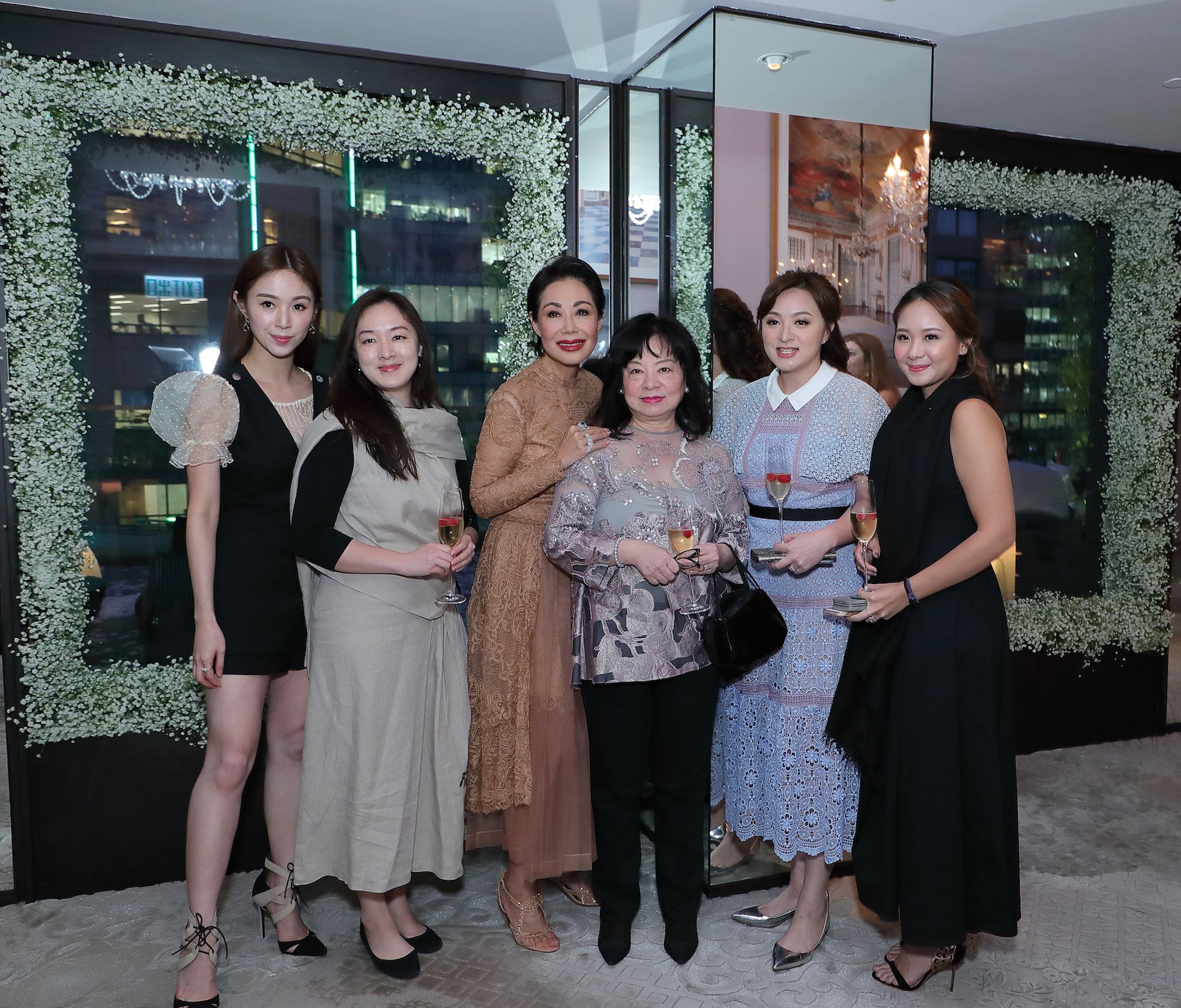 Anina Ho, Selina Kung, Bonnae Gokson, Vanessa Kung, Yvonne Kung, Wan Yue