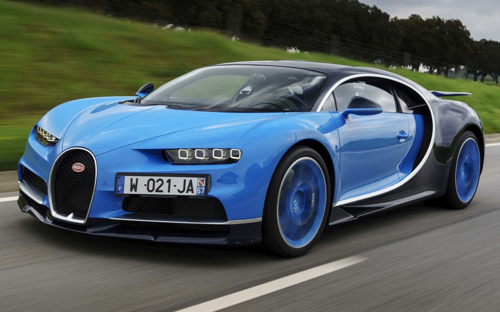 Bugatti Chiron (Photo: Courtesy of Motortrend)