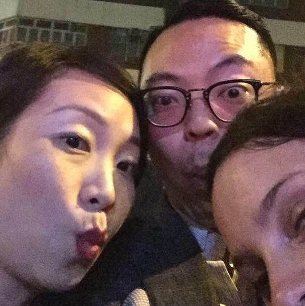 Yenn Wong with husband Alan Lo and a friend, squeezing in for a selfie at Chai Wan Mei (Photo by: @alanyeungkit)