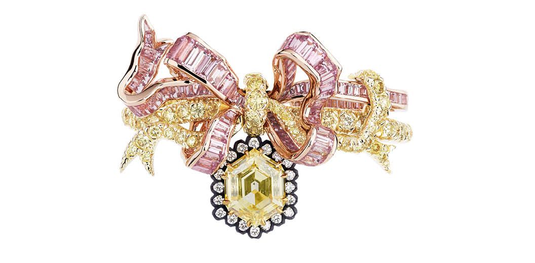 DIOR Salon de l’Abondance ring in pink and yellow gold with white and yellow diamonds and pink sapphires. Available at <a href="https://www.dior.com/store/en_hk?origin=couture&codeLanguage=en_hk">Dior Boutiques</a>