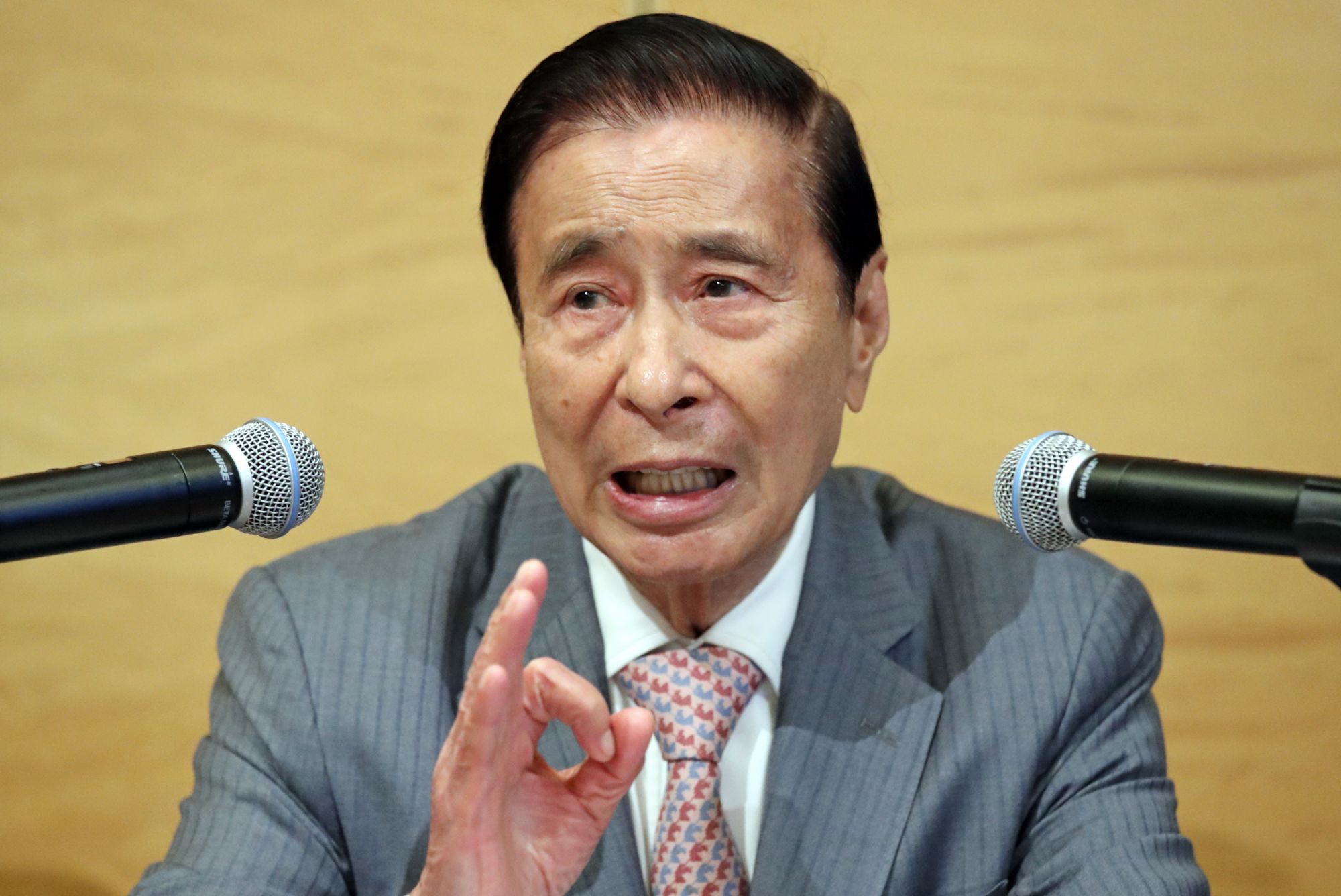 Chairman lee Shau-kee attends Henderson Land AGM at the Four Seasons Hotel in Central. 02JUN16 SCMP/ Bruce Yan