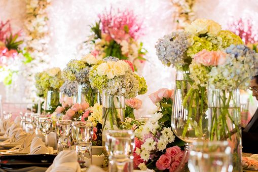 Beautiful wedding flower decoration on dinning table