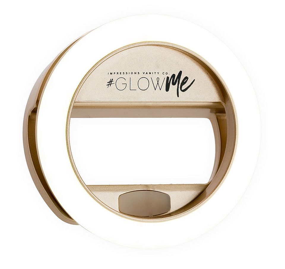 A beauty ring light, like this one from Revolve.com, helps make skin look flawless on camera (photo: Revolve.com)