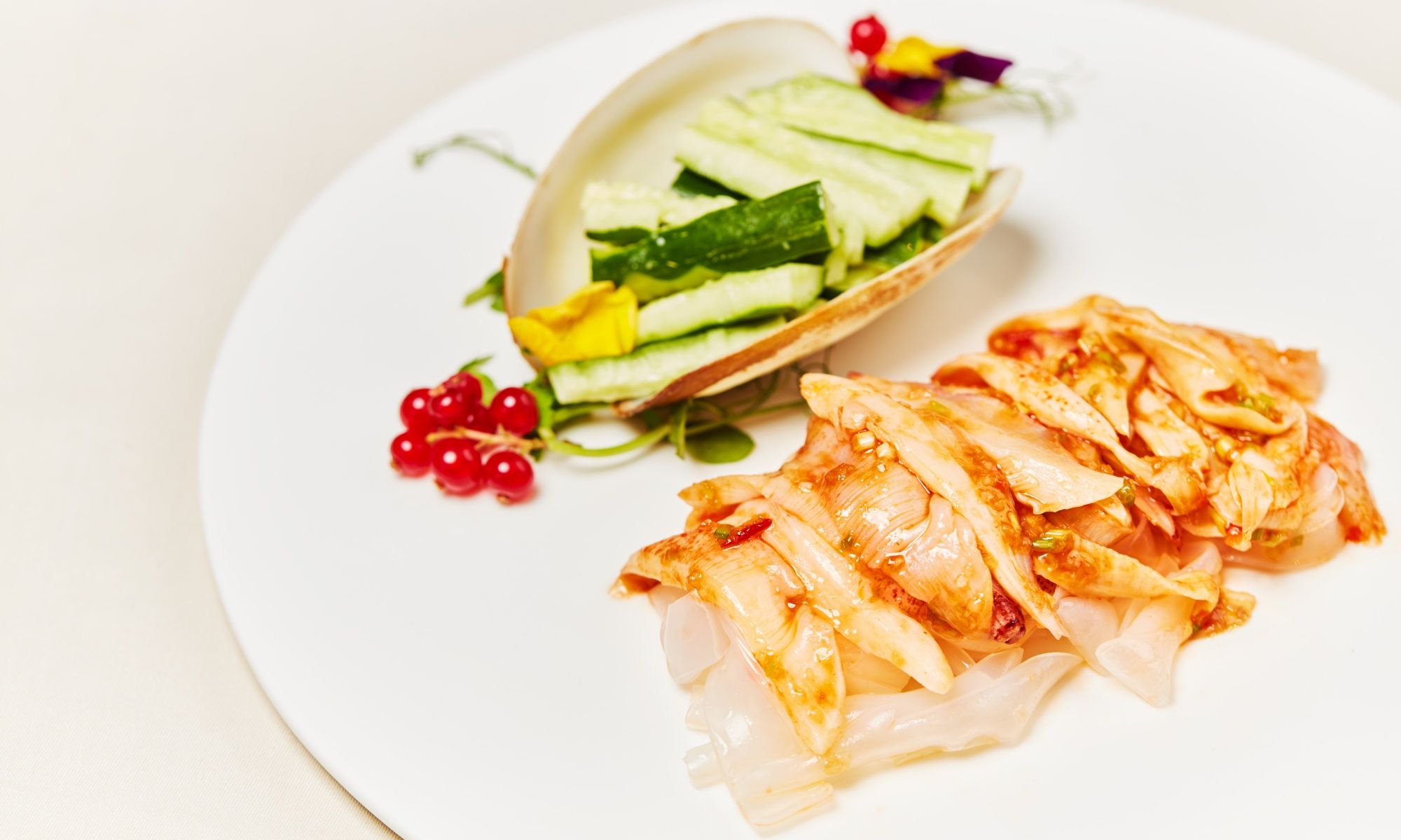 Food photography for Royal Garden Hong Kong Kong via Tatler Dining on Jul 2020.Photo by Moses Ng / Mozimages