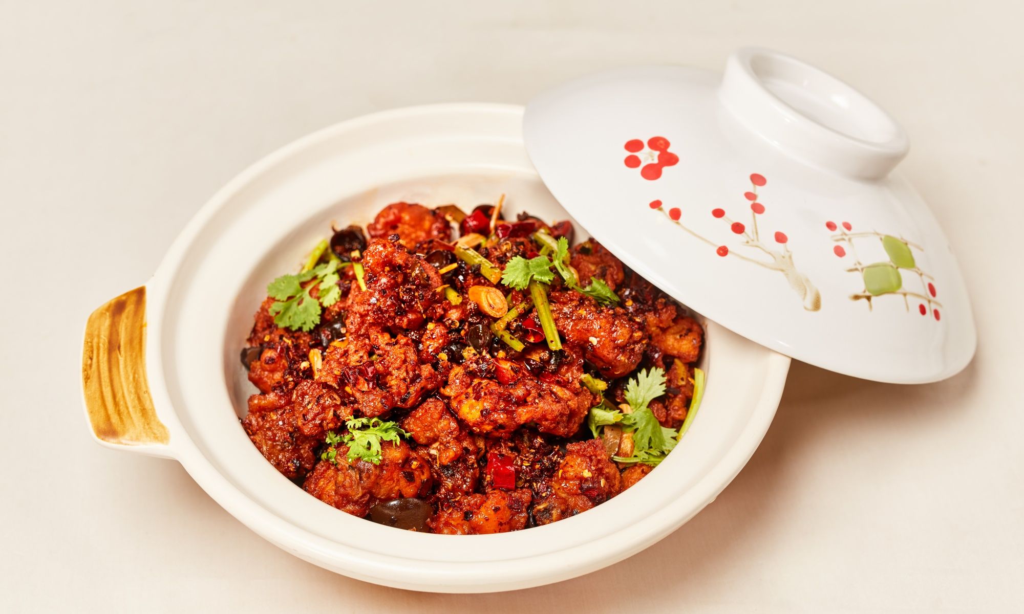 Food photography for Royal Garden Hong Kong Kong via Tatler Dining on Jul 2020.Photo by Moses Ng / Mozimages