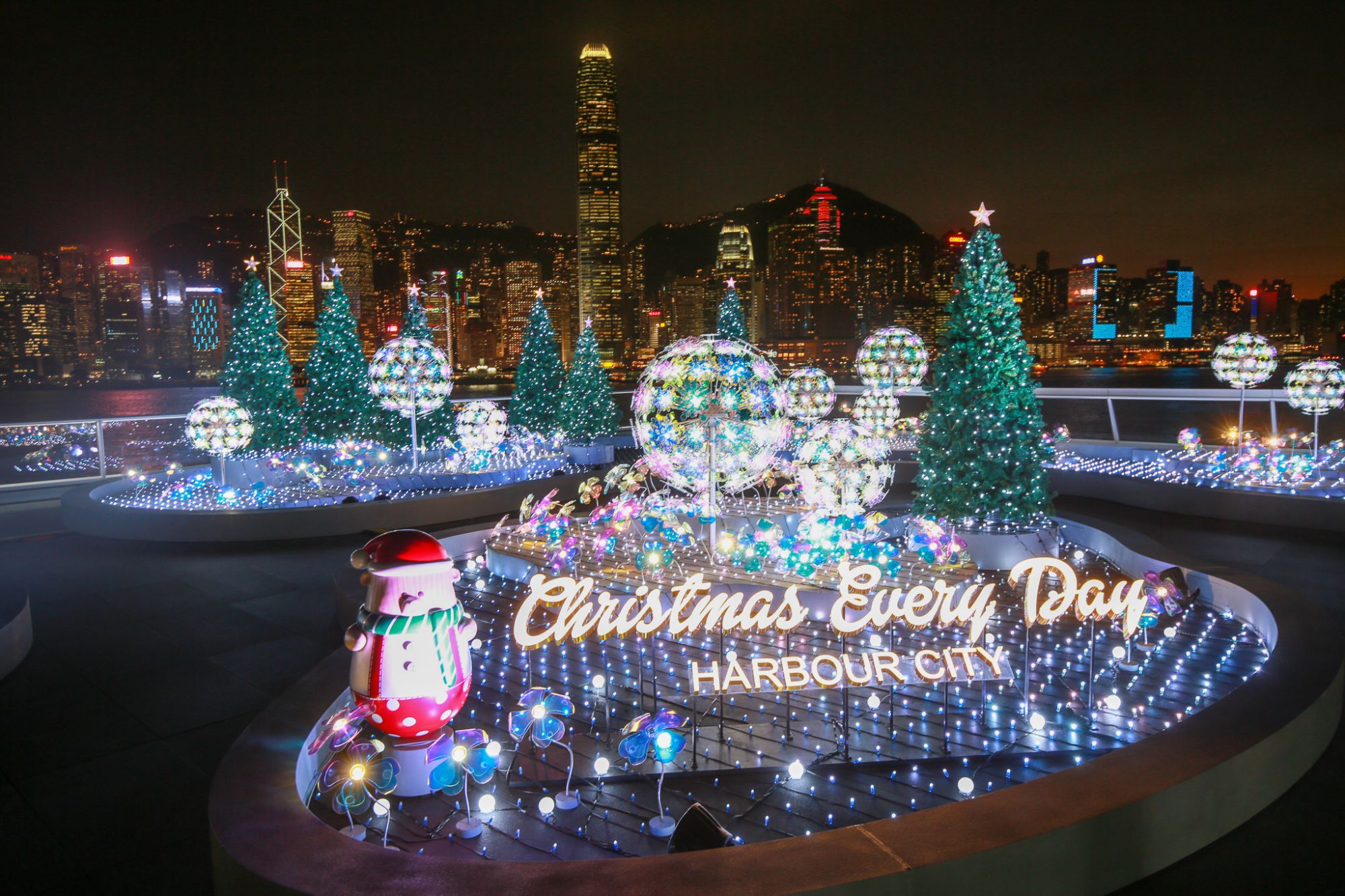 Christmas Every Day, Harbour City