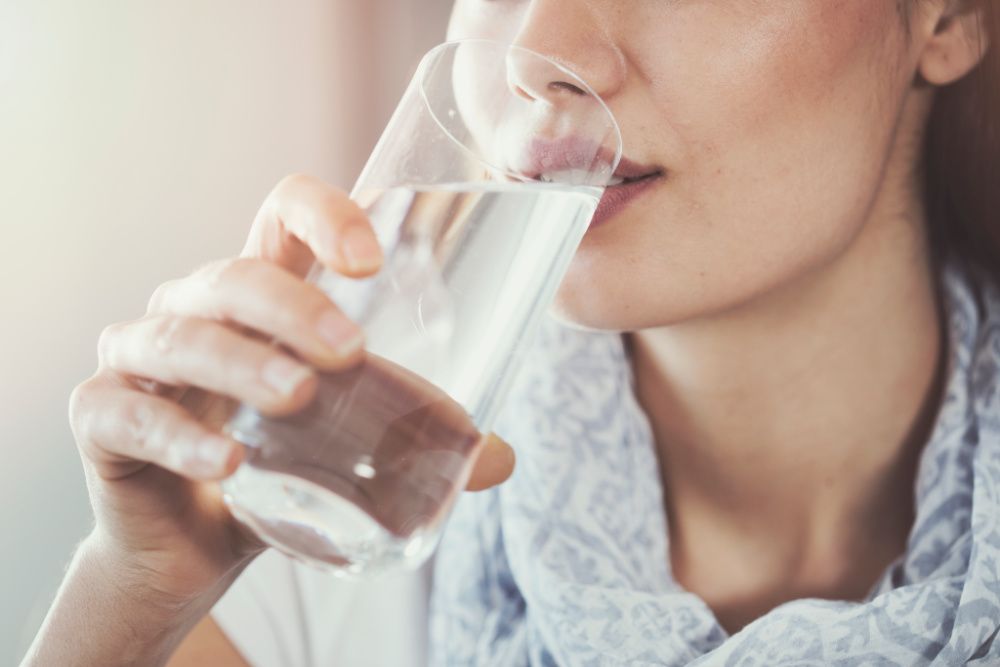 Hydration first thing in the morning (photo: Getty Images)