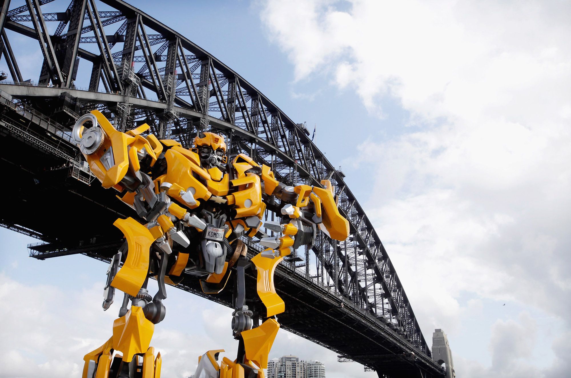 SYDNEY, AUSTRALIA - NOVEMBER 5: Transformers robot Bumblebee, which stands at 5 metres tall and weighs 3 tonnes, tours Sydney Harbour by barge to launch the DVD of "Transformers: Revenge Of The Fallen" on November 5, 2009 in Sydney, Australia. (Photo by Matthew Vasilescu for Paramount Pictures Australia via Getty Images)