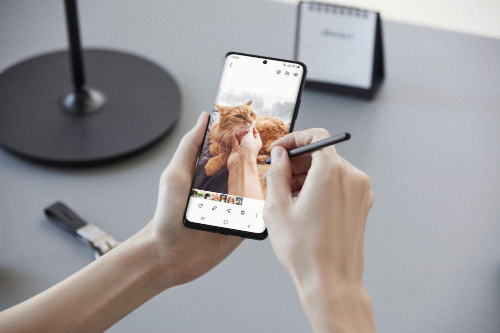 Samsung Galaxy expands its lineup with a new flagship S21 Ultra, available from January 29 (photo: Courtesy)