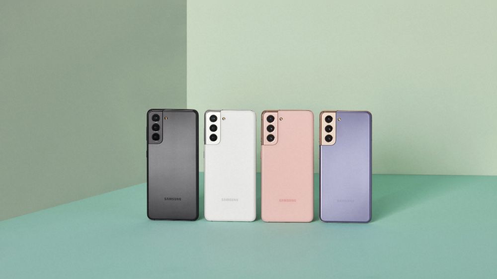 The new Samsung Galaxy S21 and S21+ phones were unveiled today and will arrive in stores January 29 (photo: Courtesy)