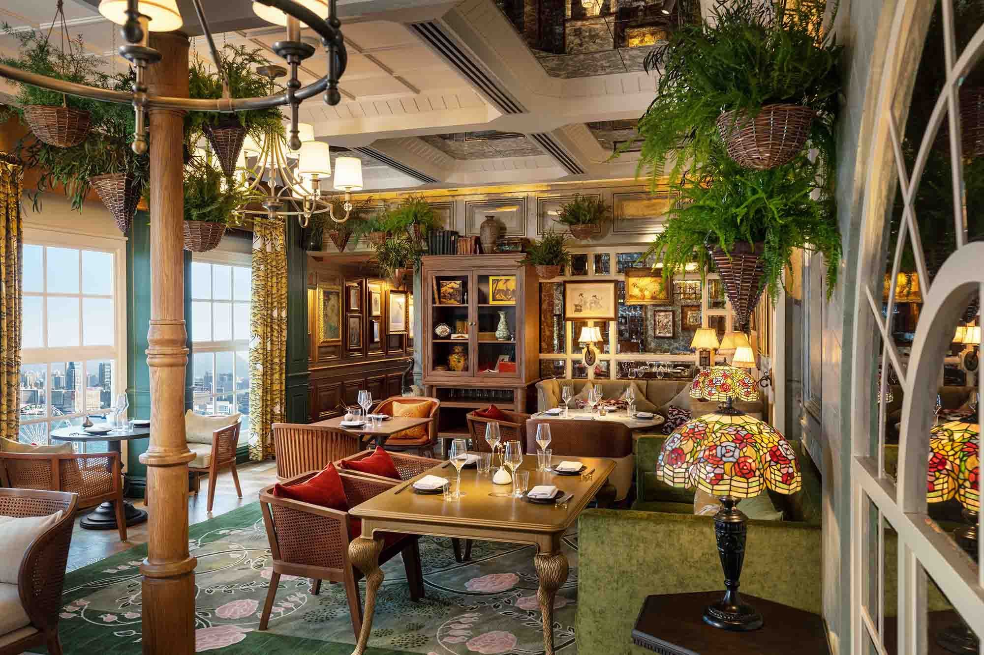 Mandarin-Oriental-Hong-Kong-Hotel-The-Aubrey-Bar-Lounge