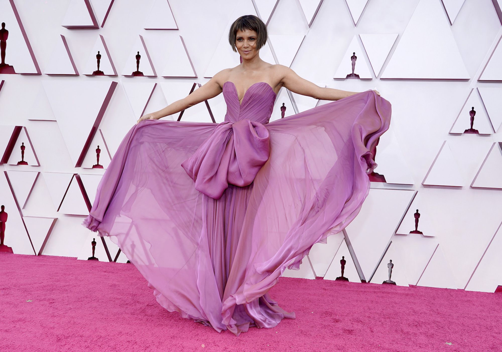Halle Berry arrives at the Oscars on Sunday, April 25, 2021, at Union Station in Los Angeles. (AP Photo/Chris Pizzello, Pool)