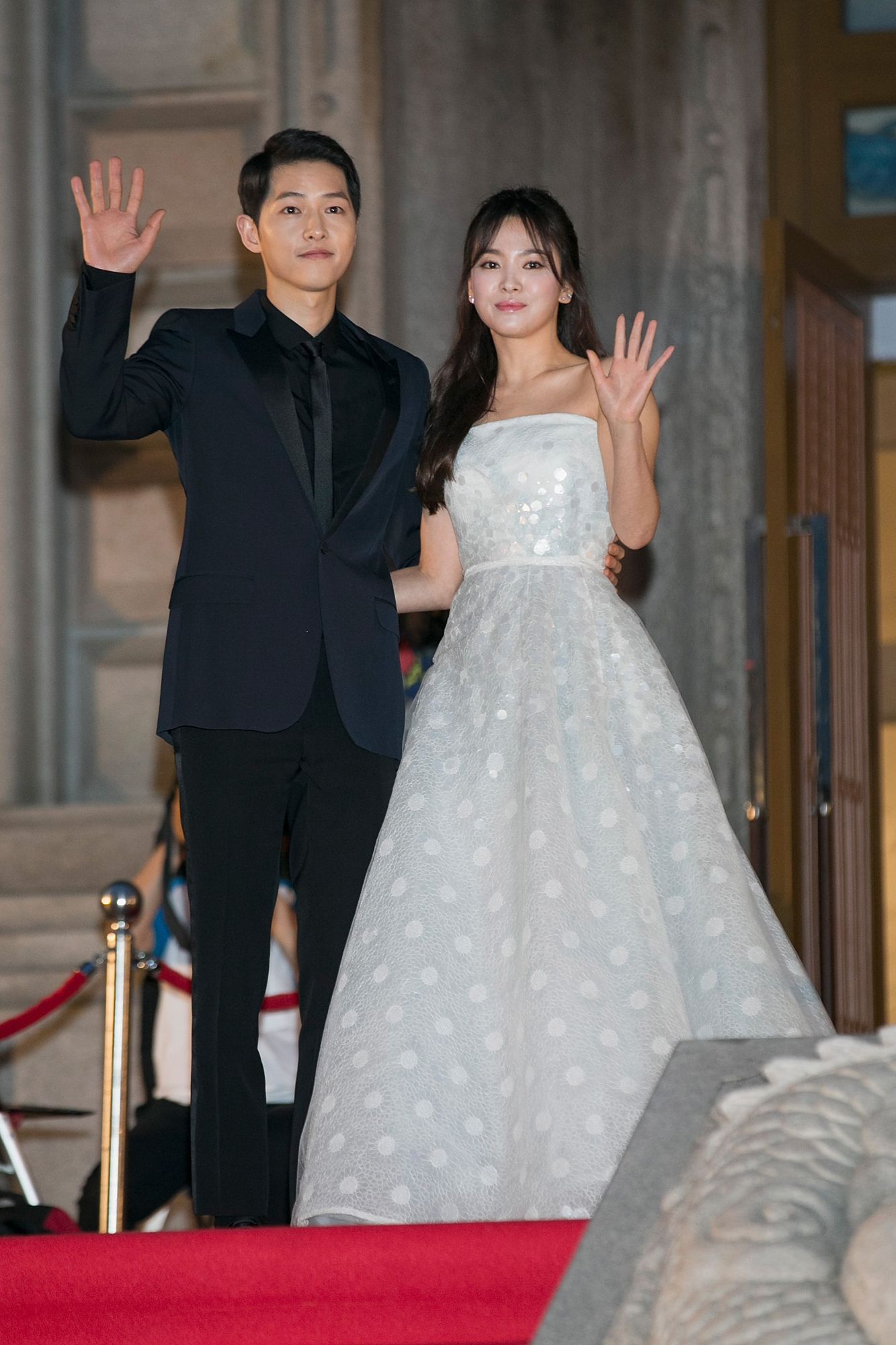 SEOUL, SOUTH KOREA - JUNE 03: South Korean actors Song Hye-Kyo and Song Joong-Ki attend the 52th Paeksang Arts Awards on June 3, 2016 in Seoul, South Korea. (Photo by Han Myung-Gu/WireImage)