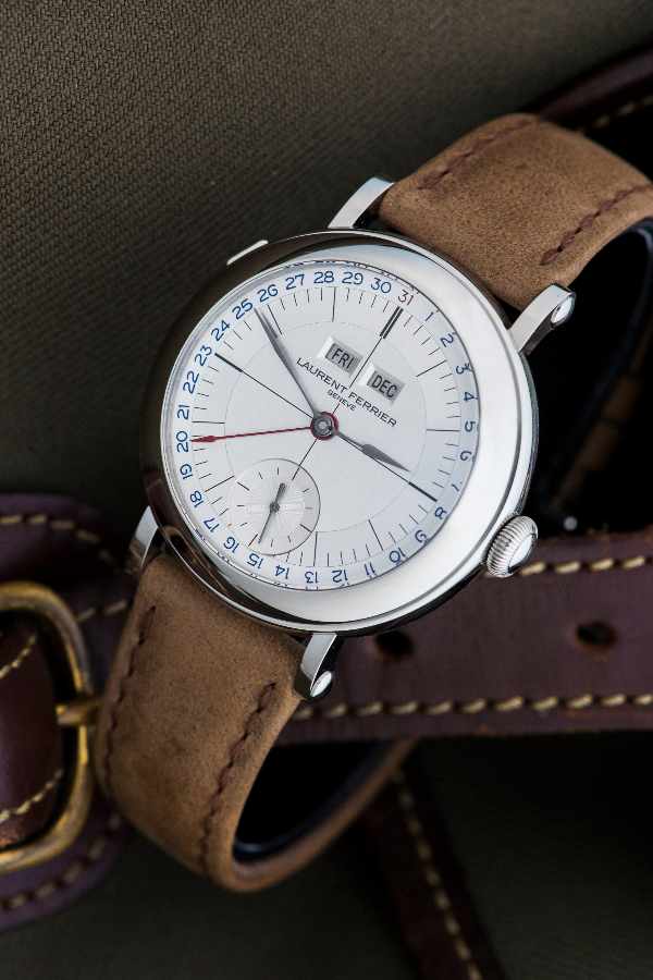 Galet Annual Calendar in steel (Photo: Laurent Ferrier)