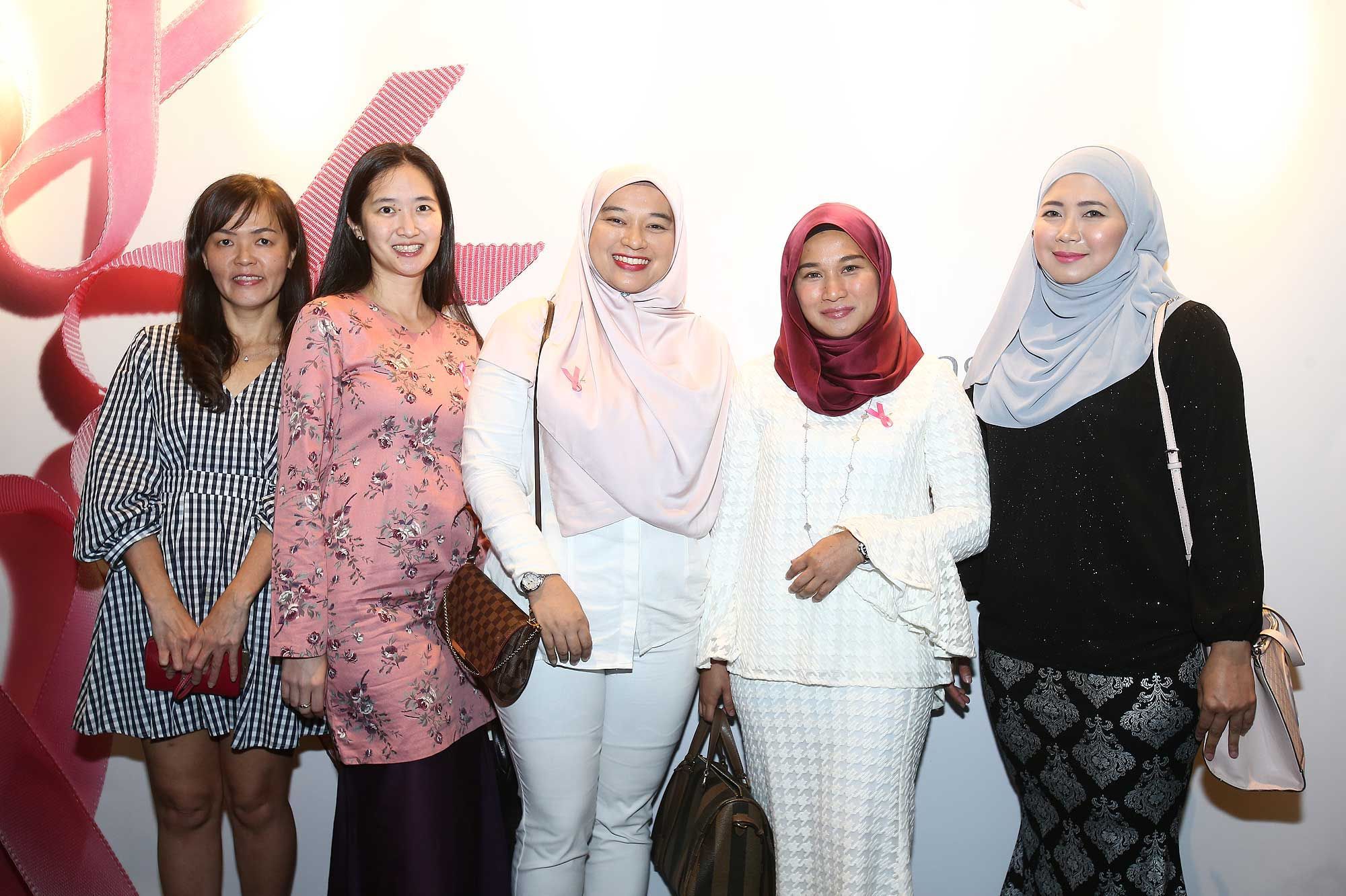 Abby Chan, Denyse Lee, Raihani Ramelan, Rafizah Ramelan and Norhaliana Jamid
