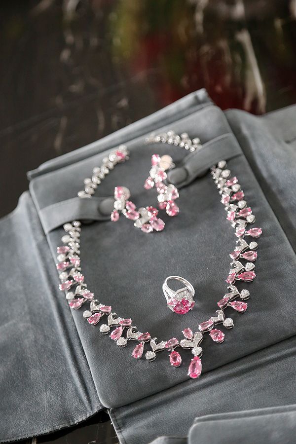 Natural, certified spinel jewellery set from DeGem’s ARchT Collection.