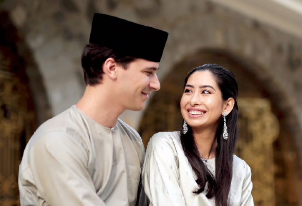 The attractive pair tied the knot in a gracious ceremony that adhered to Johor royal customs and Muslim rites (Photo: @malaysiaroyalfamily)