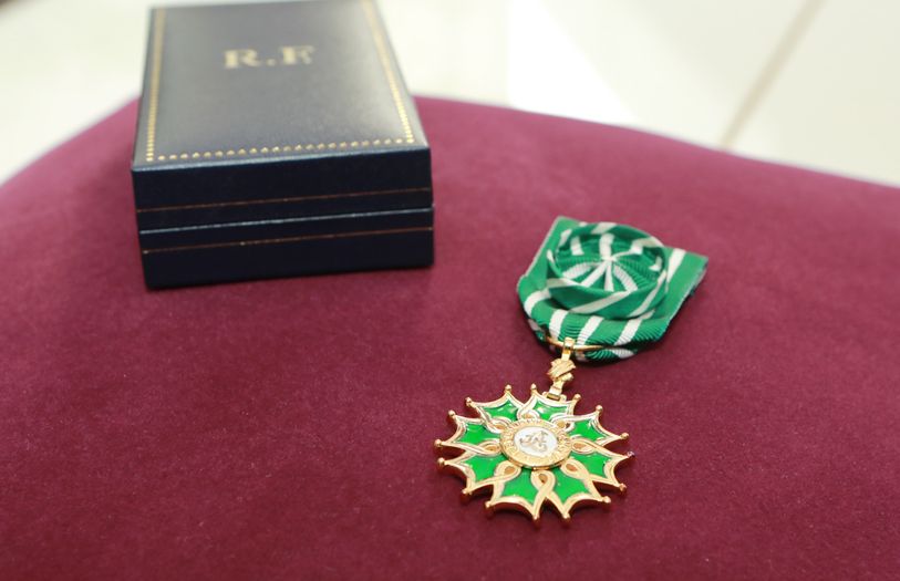 The “Officier des Arts et des Lettres” badge
