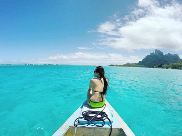 Melissa Sim was staring out into the deep blue sea while enjoying its cool breeze at Bora Bora. (Photo: @melissa_sim)