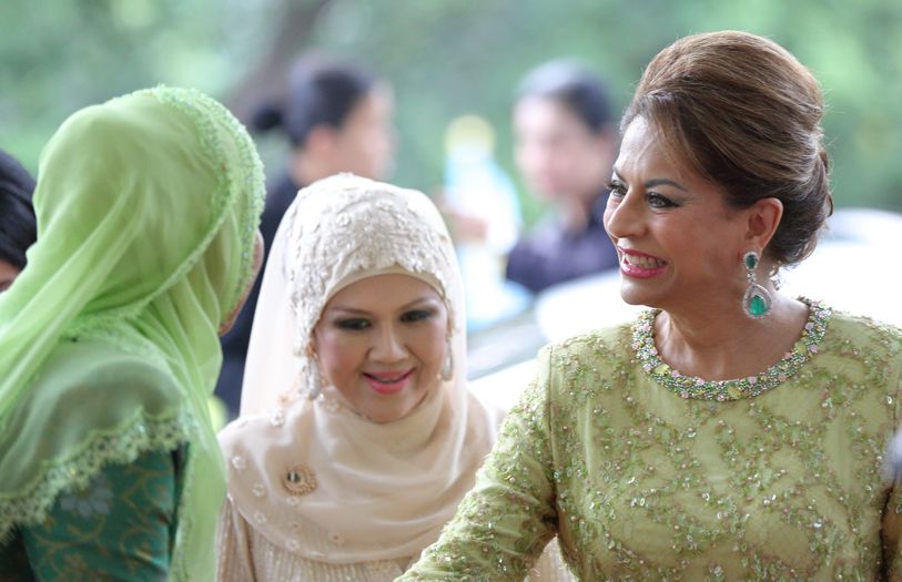 Toh Puan Suzanna with HRH Sultanah Kalsom