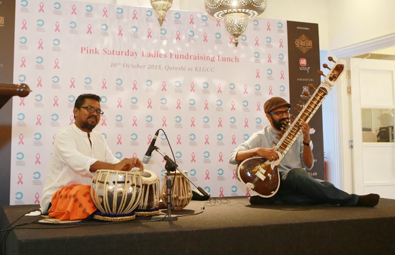 Guests were treated to a pink affair of a lunch at Qureshi Restaurant, KLGCC, that came with live performances and lucky draws.