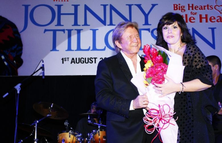 The evening saw Johnny Tillotson, renowned American singer and songwriter of the 60s, performing live in support of the charity effort.