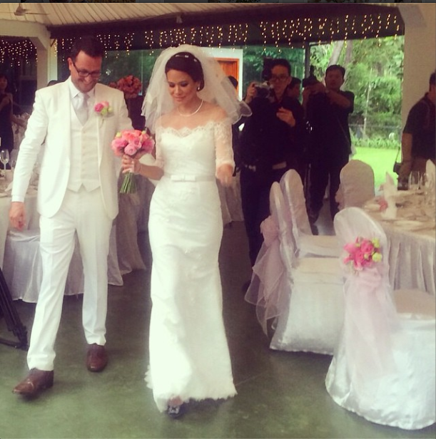 The couple made their appearance for their wedding luncheon at Puncak Dani bungalow. (Photo by; @elainedaly)
