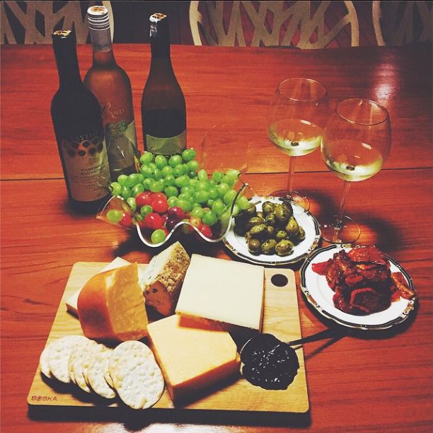 Helenness Chong tucked into a mouthwatering cheese platter complemented with wine in the company of her best girlfriends over the weekend. (Photo: @helenness)