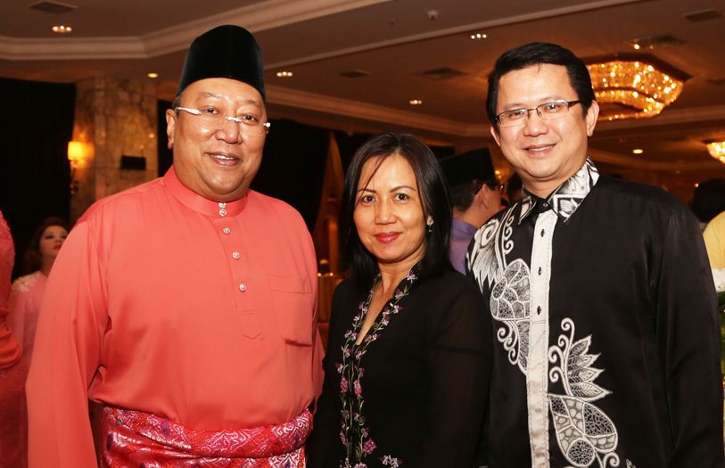 (L-R) Dato' Ikhwan Salim Sujak, Gwendolyn and Benedict Ho
