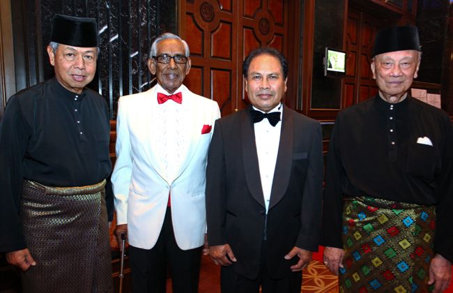 (L-R) Admiral Tan Sri Mohd Anwar, Admiral Tan Sri Thanabalasingam, Ben Kamarudin and General Tan Sri Hashim