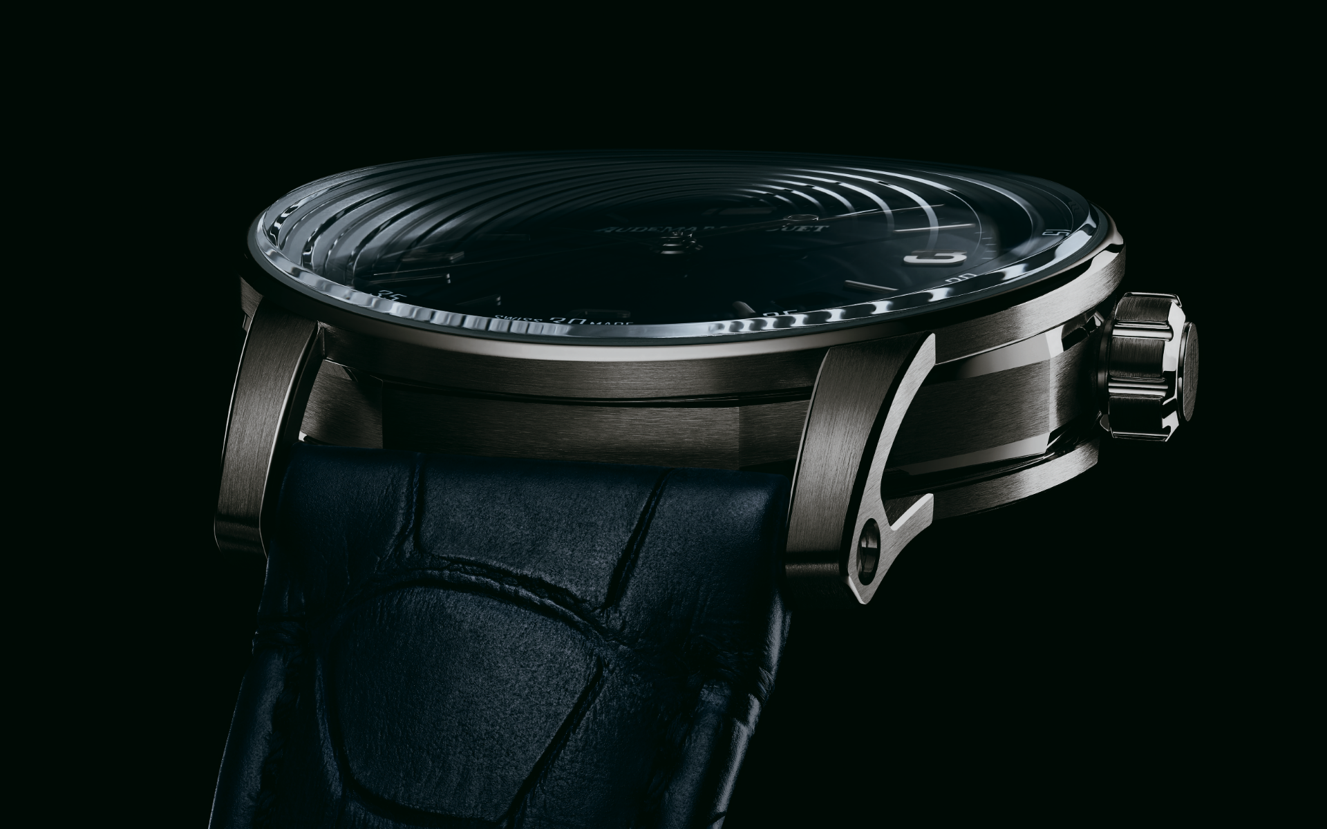 Curved sapphire