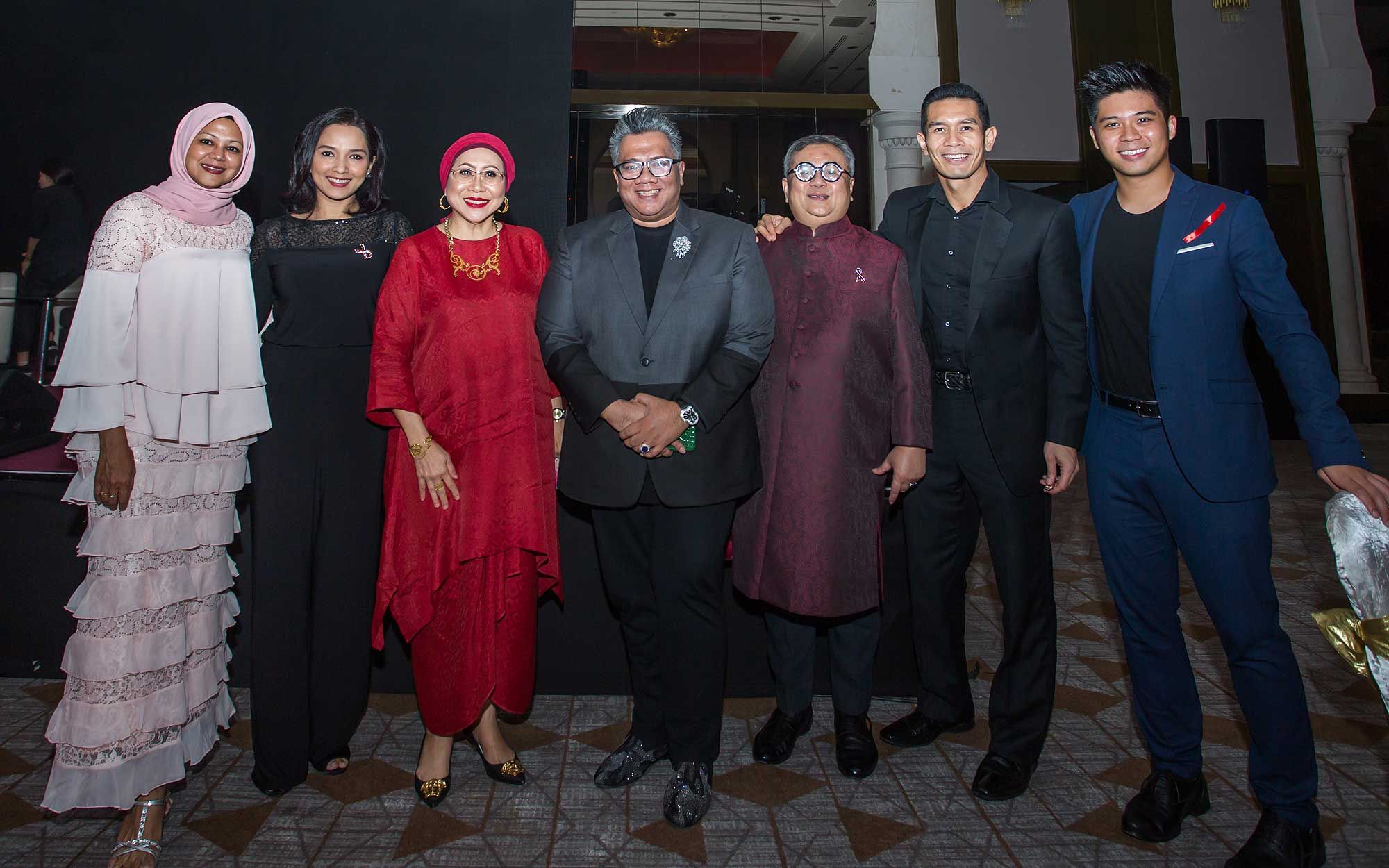 Hezrina Hedzer, Vanidah Imran, Datin Natrah, Yazlan Yahya, Dato' Chef Ismail, Fahrin Ahmad and Jeff Lau