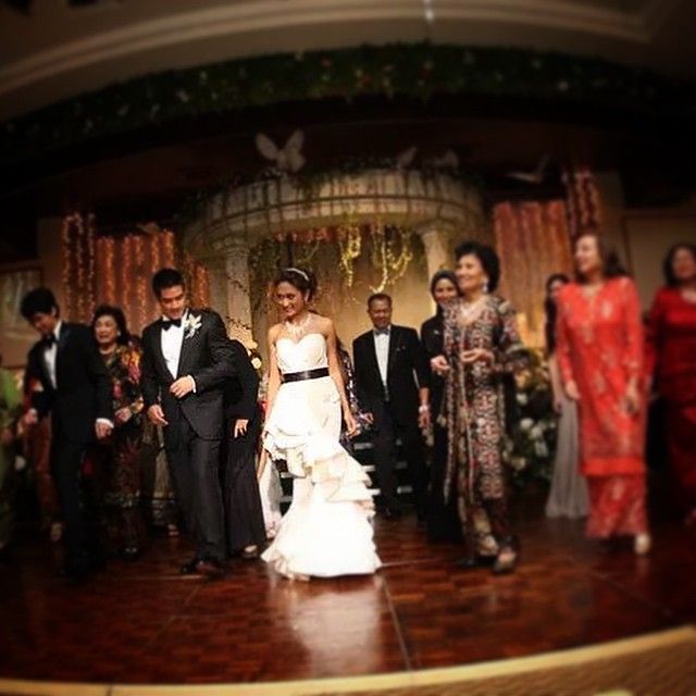 2010 July, at Nadia Nasimuddin and Hamzah Alang Azman's wedding. Nadia wore an Oscar de la Renta bridal gown (Photo credit: @nadianasimuddin / Instagram)