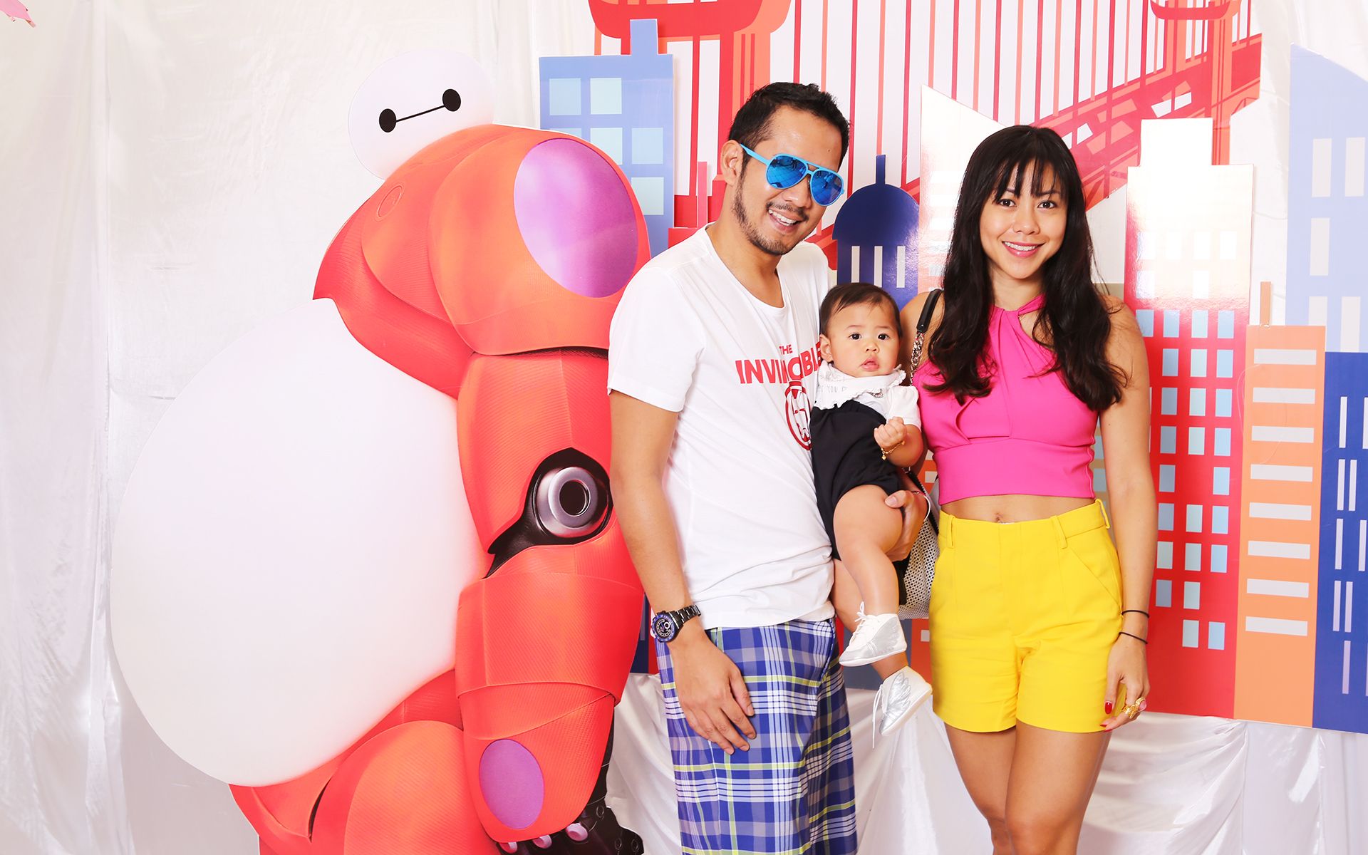 2015 June: Datin Wira Sabrena shows her fun-loving side, with husband Datuk Wira Wira Dani and daughter Adinda Adreana in a cheerful pastel outfit, for the birthday party of Tunku Alaynna Puteri's birthday party