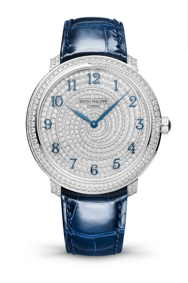 Brilliant spiral effect on the dial of the Diamond Ribbon Joaillere