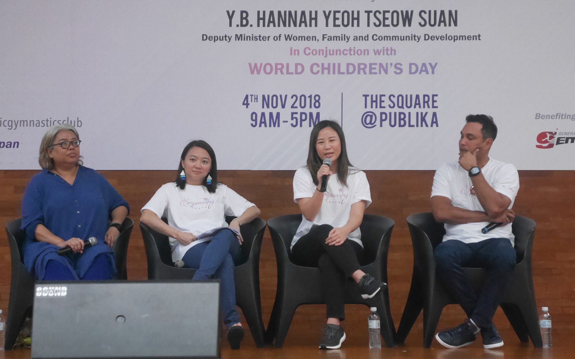 Melissa speaks at an SRGC Speakers 'Empowering Youth' event in Publika, with Deputy Minister for Women, Family and Community Development, Hannah Yeoh