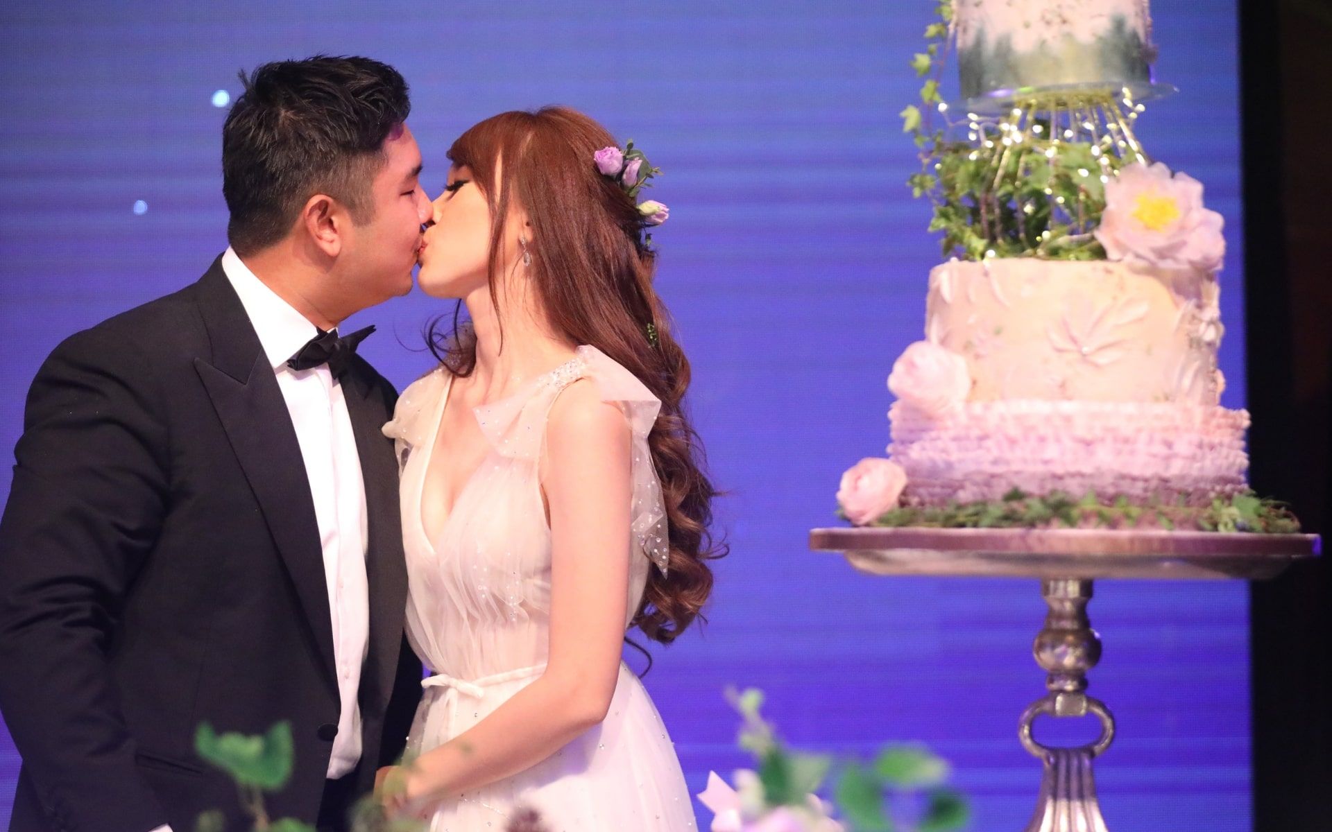 Christopher Tan and Melissa Lim sharing a sweet moment