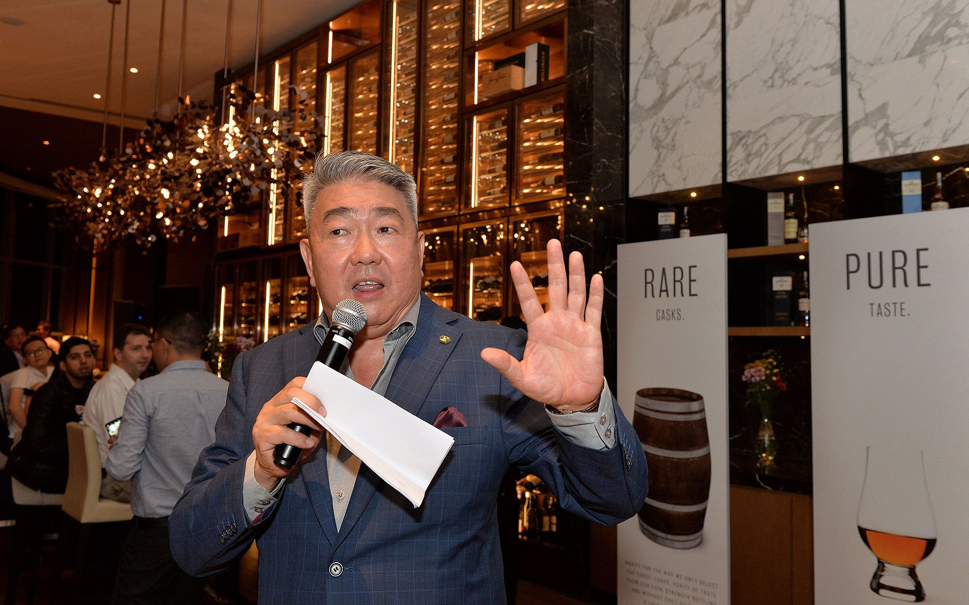 Lionel Lau, brand ambassador of The Glenlivet Malaysia, describing The Glenlivet 18 YO Single Cask Edition's flavour profile.