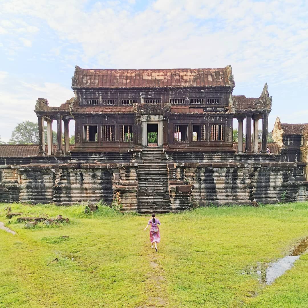 Enjoying perfect weather despite the rainy forecast, Shen-Tel Lee thanked her lucky stars before snapping the perfect shot at Angkor Wat. (Photo: @shentel/Instagram)