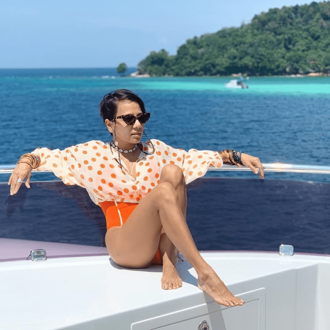 Tanned and toned to perfection, Jeslina Hashim's vacation in Sabah's idyllic Manukan Island looks like the cover of some glossy tourism brochure. (Photo: @jeslinahashim/Instagram)