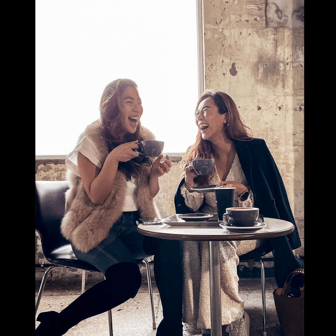 Turn your cares down and turn the good vibes up when in Seoul, as demonstrated by lovely ladies Datin Dian Lee and Elizabeth Lee-Yong. (Photo: @dianwithlove/Instagram)