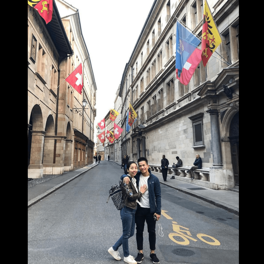 In Geneva for the Social Good Summit Geneva 2019, Khailee Ng and Elisa Khong strike a pose for the 'gram after hitting up a vegan dining spot. (Photo: @khaileeng/Instagram)