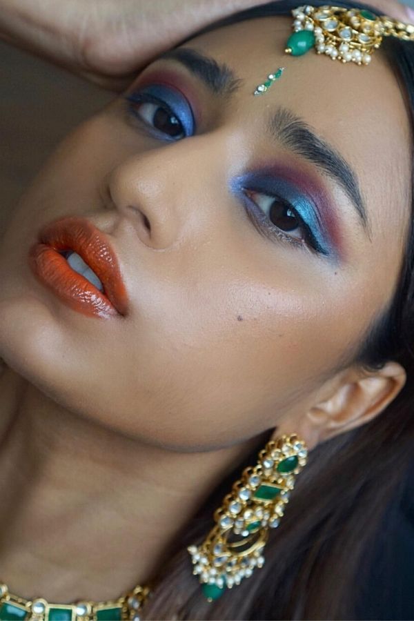 Doe-eyed beauty Rubini Sambanthan smoulders in Rihanna's Fenty Beauty eyeshadow for her Diwali 2019 look. (Photo: @rubinirubi/Instagram)