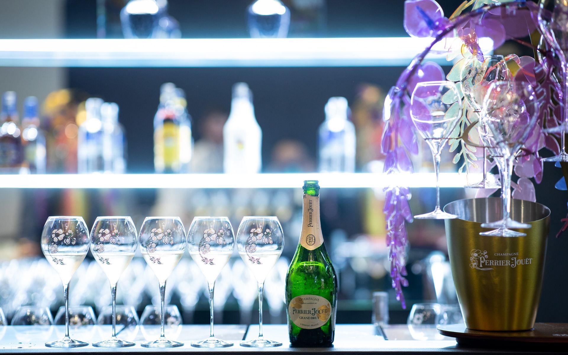 Lifestyle bar