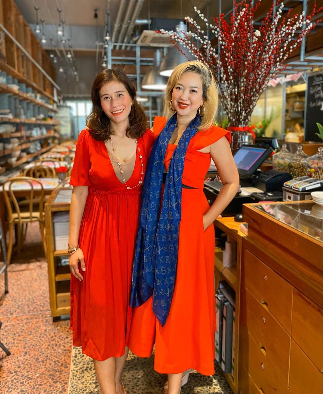 Siti Kader and Shareen Ramli look like they're ready to take on the world in their stylish CNY get-ups. Go for it, ladies! (Photo: @sitilifood/Instagram)