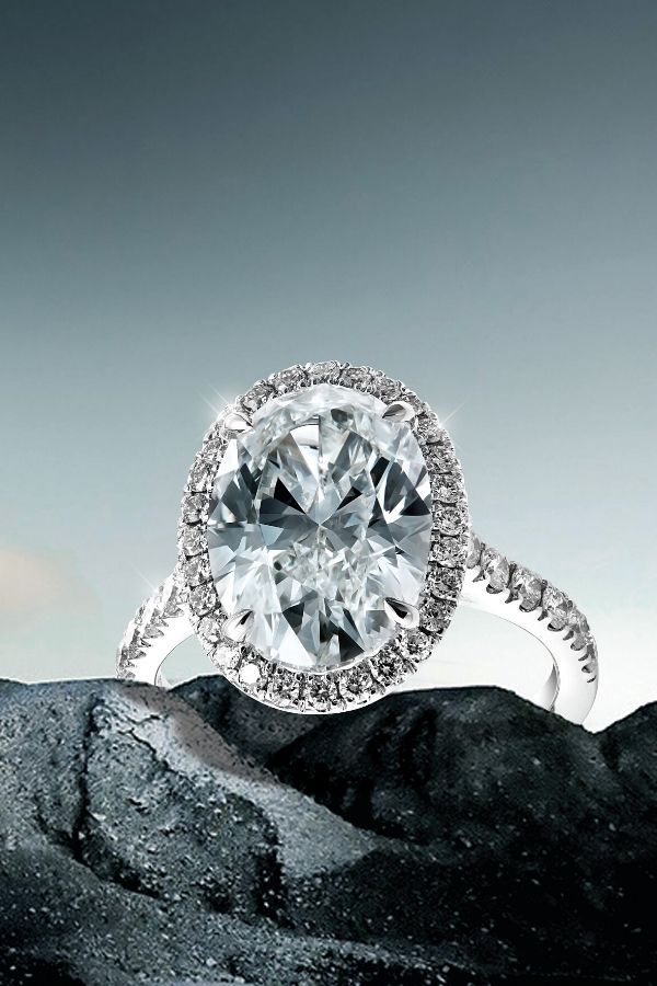 A ring with a signature diamond in the centre is an apt wedding band. (Photo: Habib)