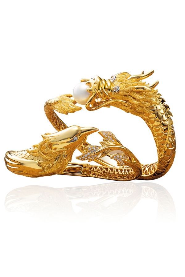 Dragon & Phoenix bangle. (Photo: DeGem)