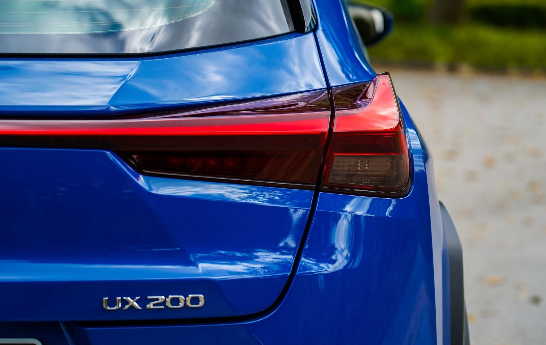 LED Aero Stabilizing Blade Lights give the UX 200 a distinctive look