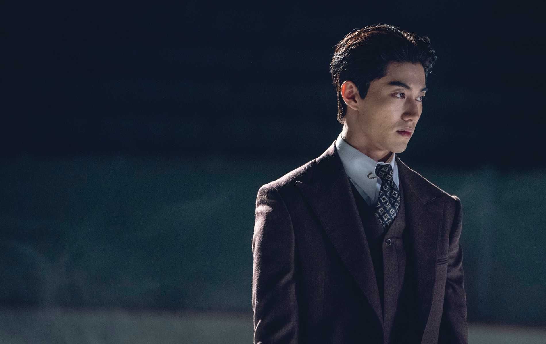 Kwak Dong Yeon as Jang Han Seo